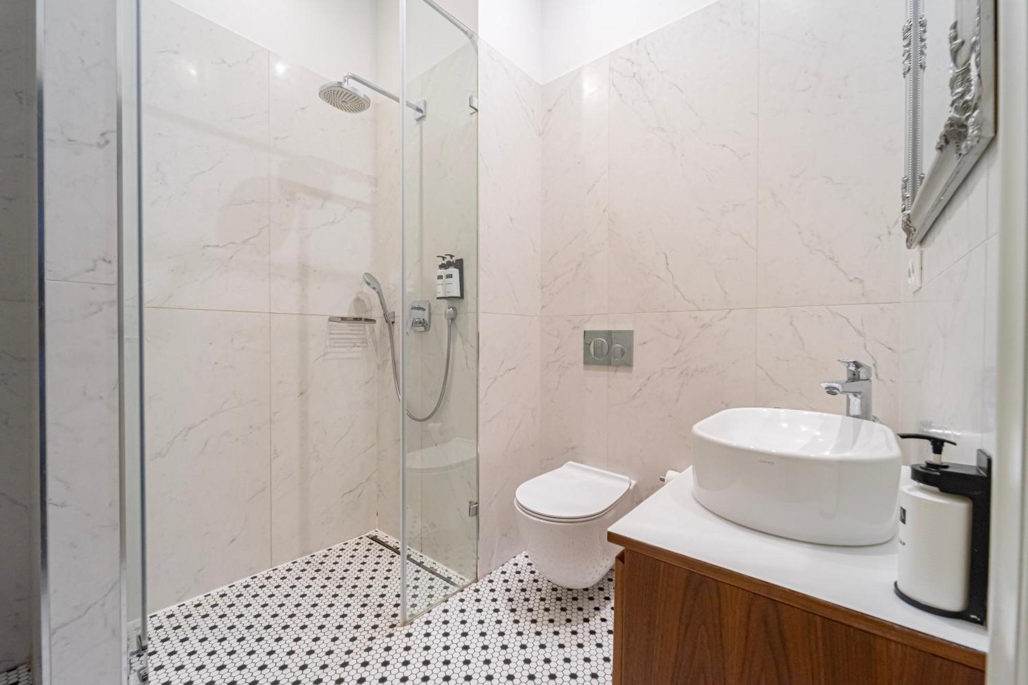 Zoya Luxury 5* Budapest